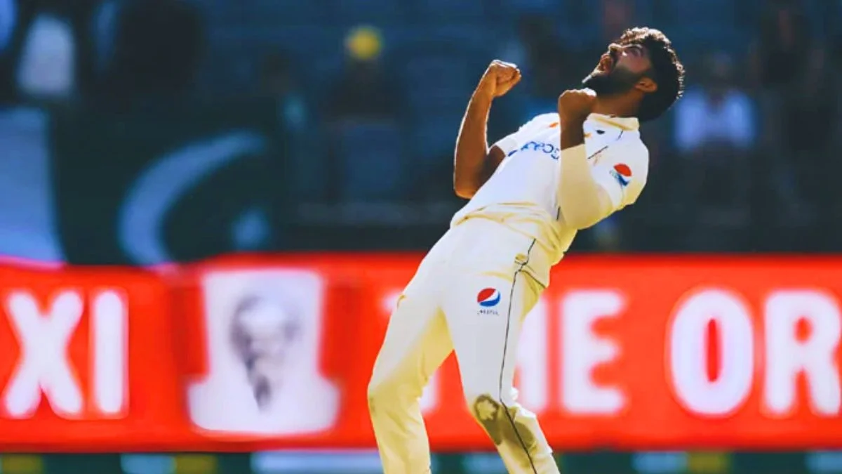 Image Showing Aamer Jamal gets six wickets on Test debut as Australia makes 487 on day two
